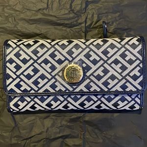 Tommy Hilfiger Wallet- New